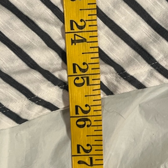 White House Black market tee shirt size  L gray and white stripes - Picture 7 of 10